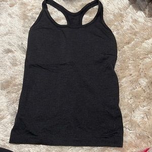 Lululemon black ribbed tank built in shelf bra size 6